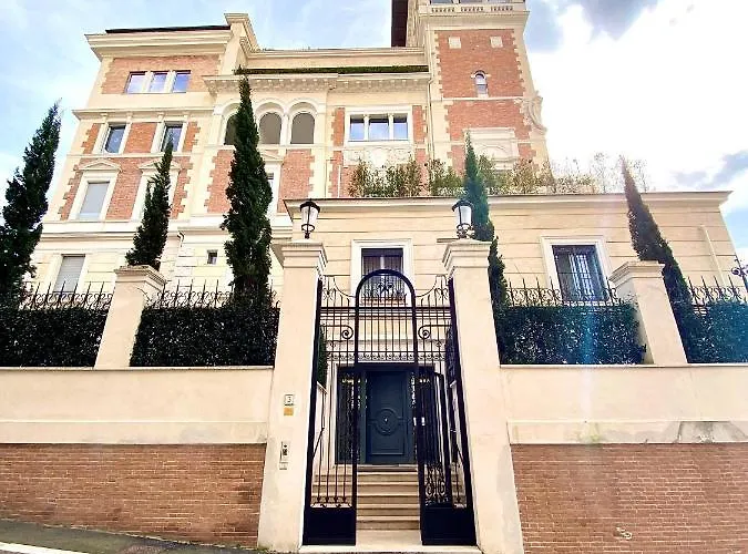 Luxury White House